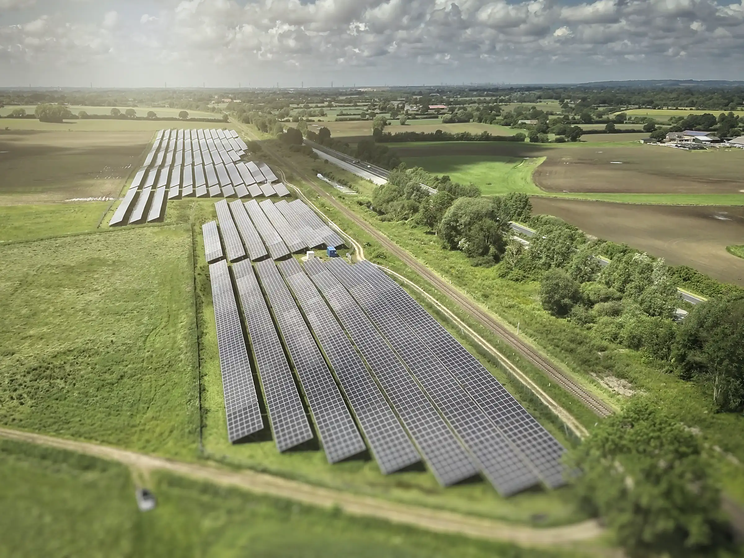 Nachhaltige Energie für Bredenbek: Moderne Photovoltaikanlage produziert klimafreundlichen Solarstrom direkt vor Ort.
