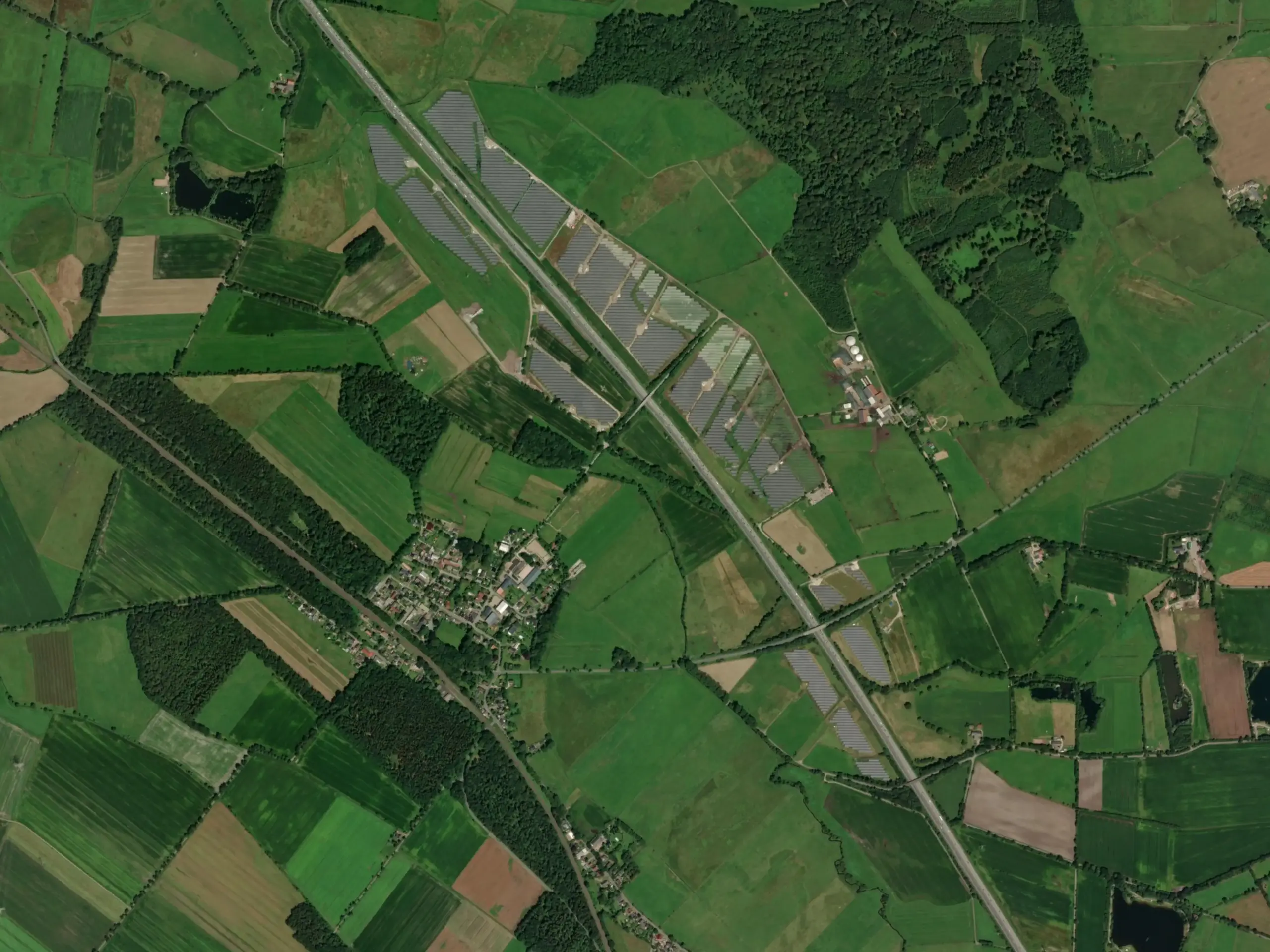 ArcGIS-Satellitenfoto der Photovoltaik-Freilandanlage