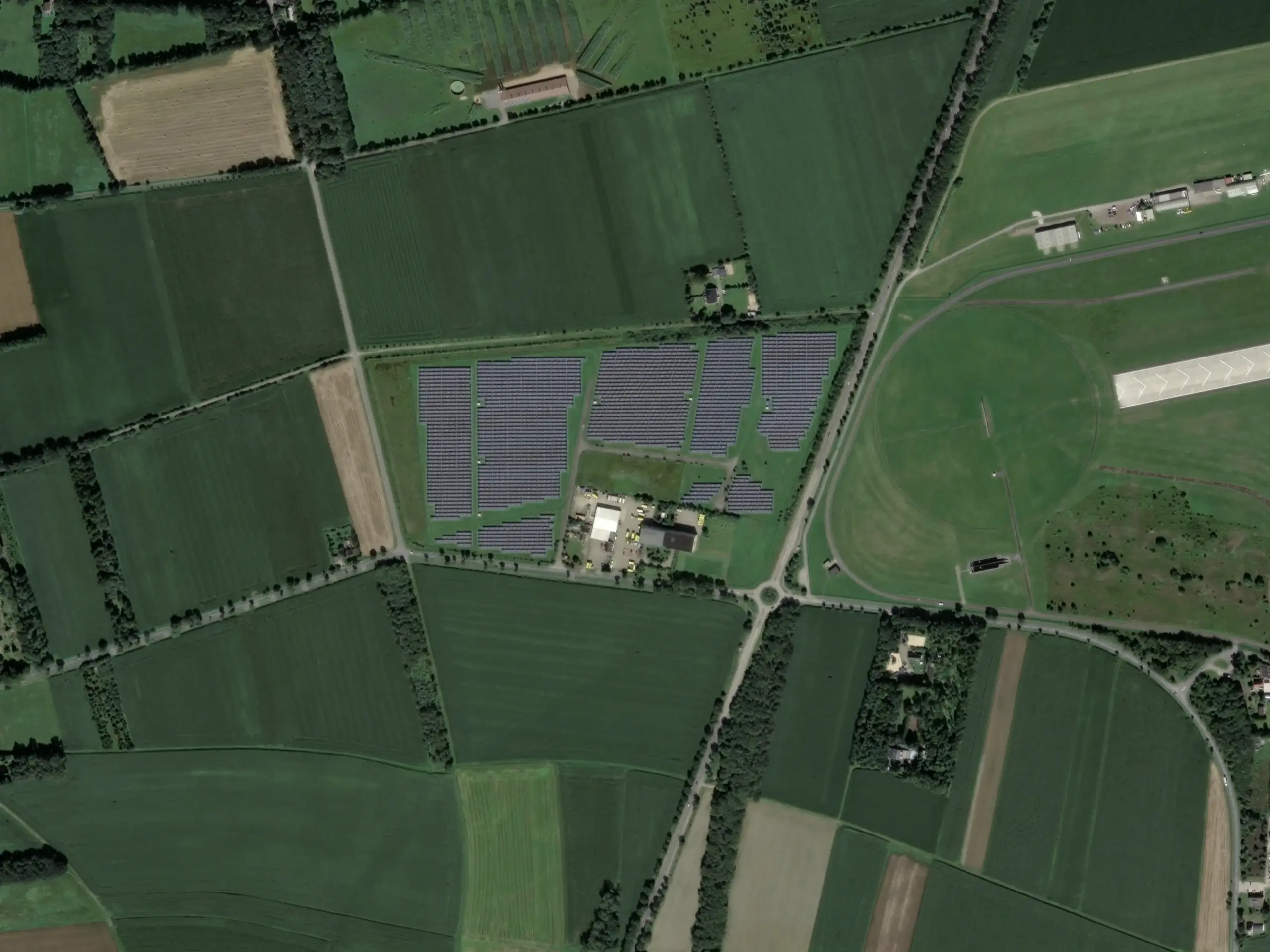 ArcGIS-Satellitenfoto der Photovoltaik-Freilandanlage