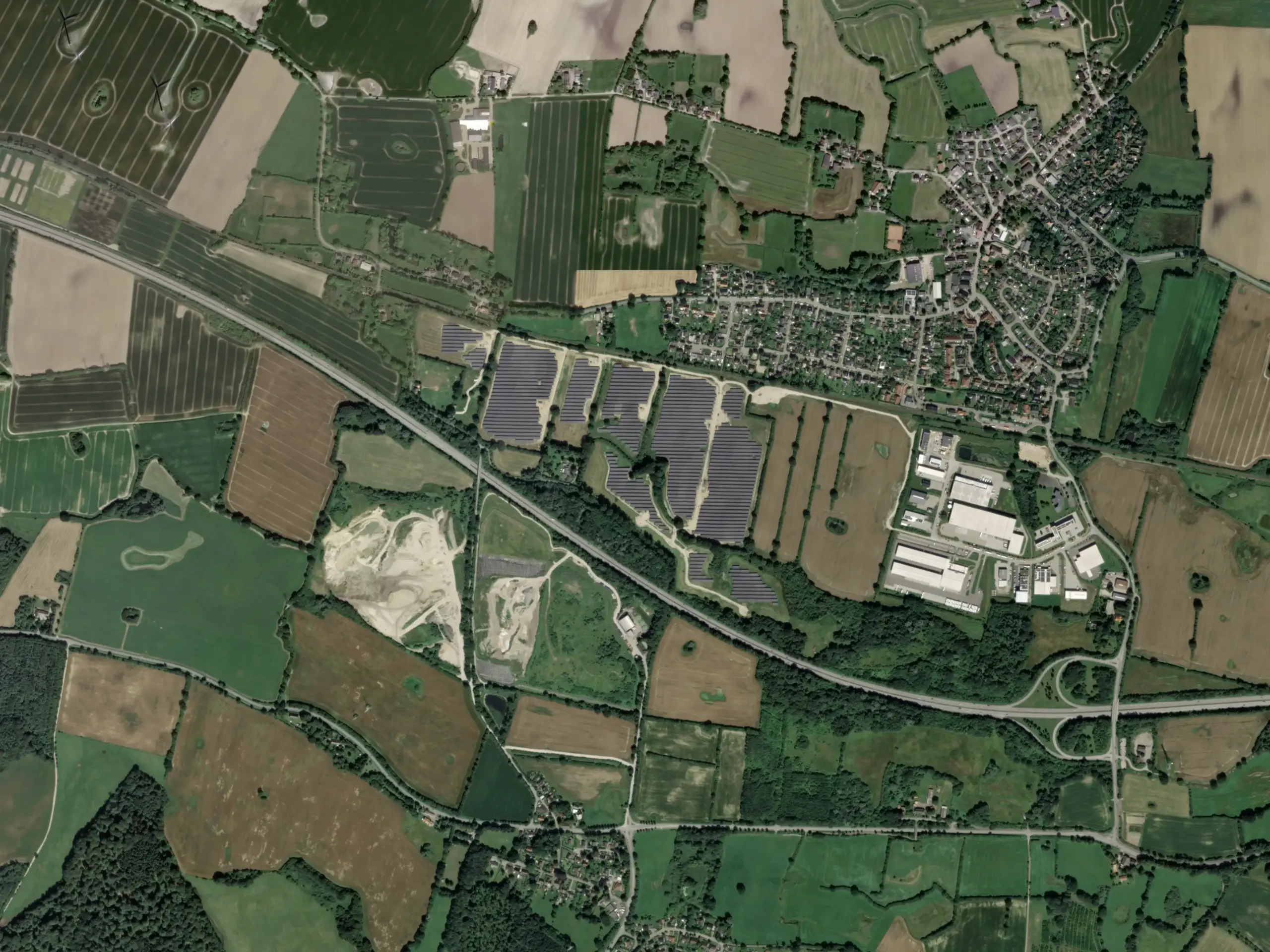 ArcGIS-Satellitenfoto der Photovoltaik-Freilandanlage in Melsdorf