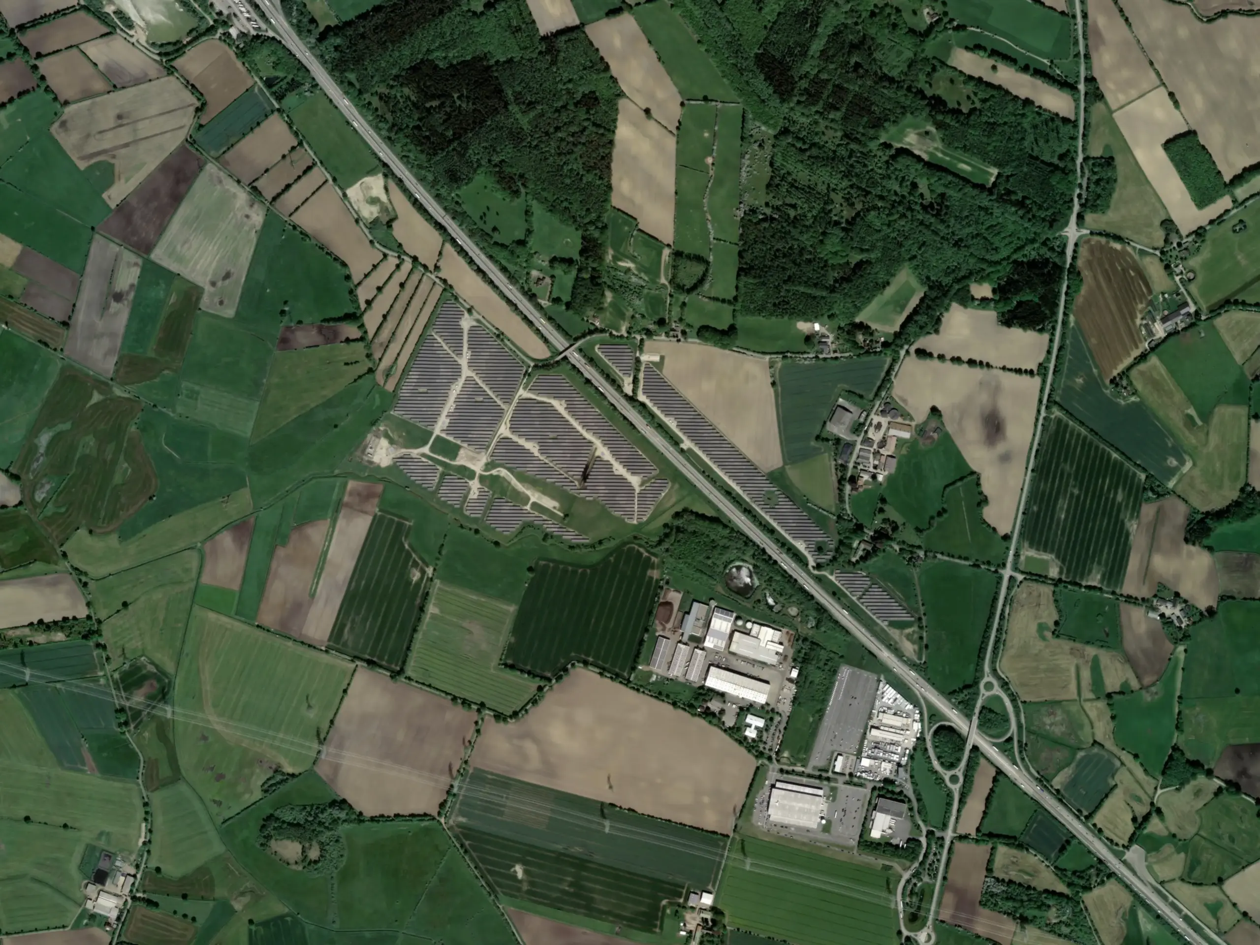 ArcGIS-Satellitenfoto der Photovoltaik-Freilandanlage