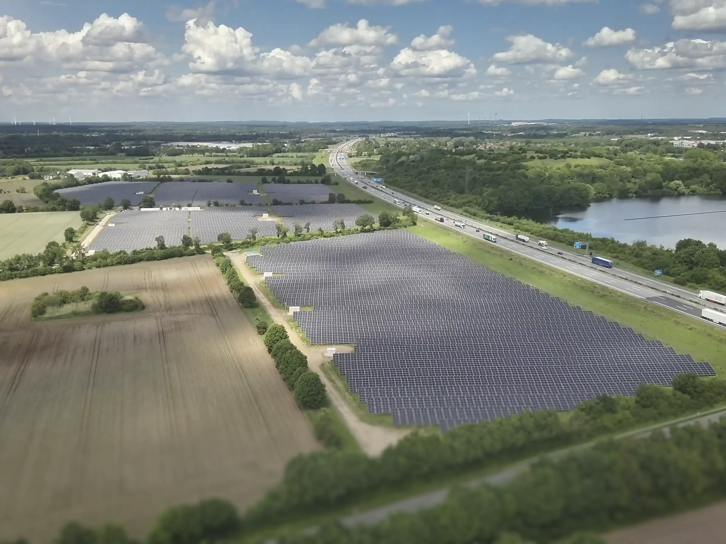 Luftaufnahme des Solarparks in Ehndorf
