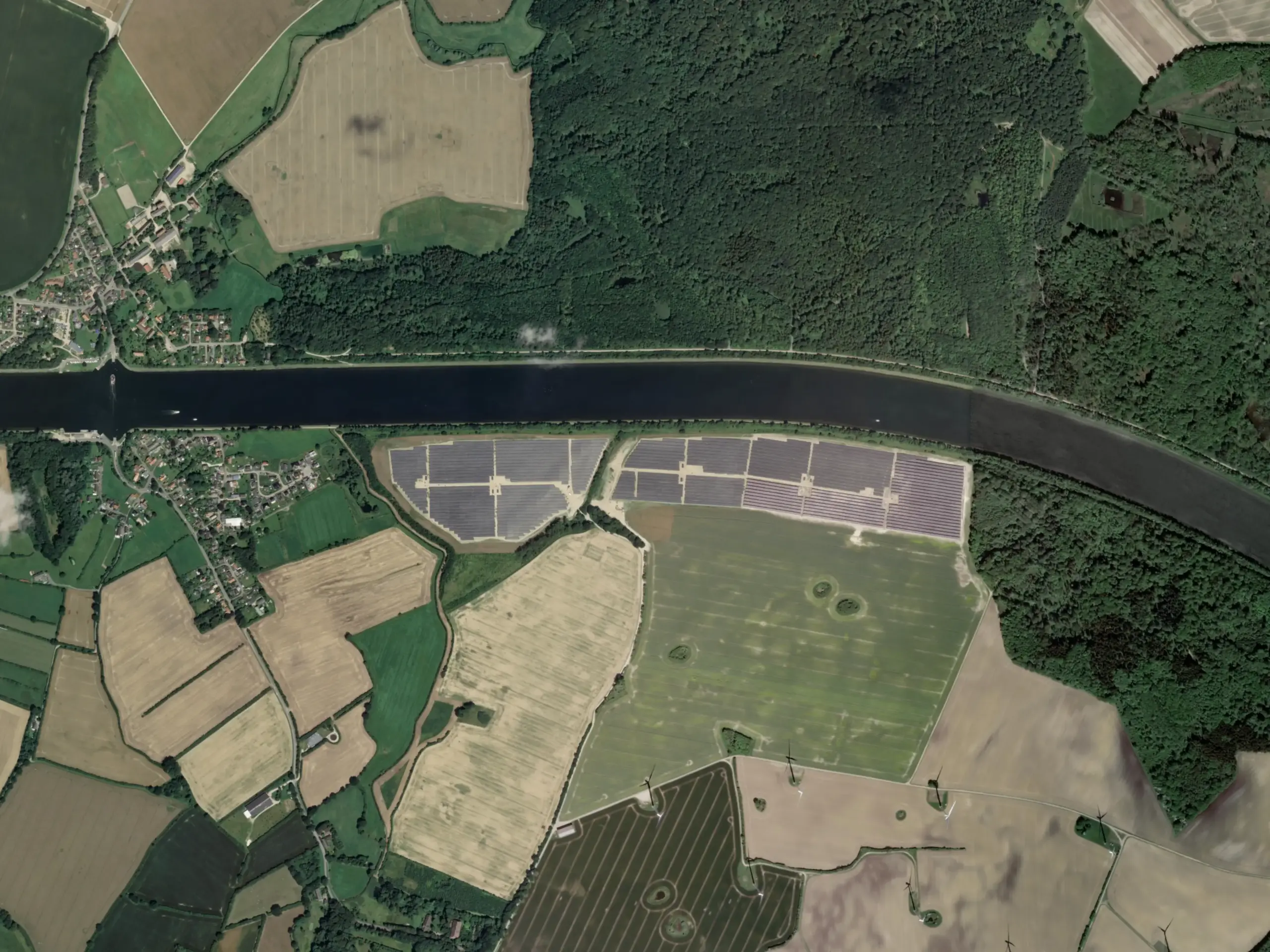 ArcGIS-Satellitenfoto der Photovoltaik-Freilandanlage