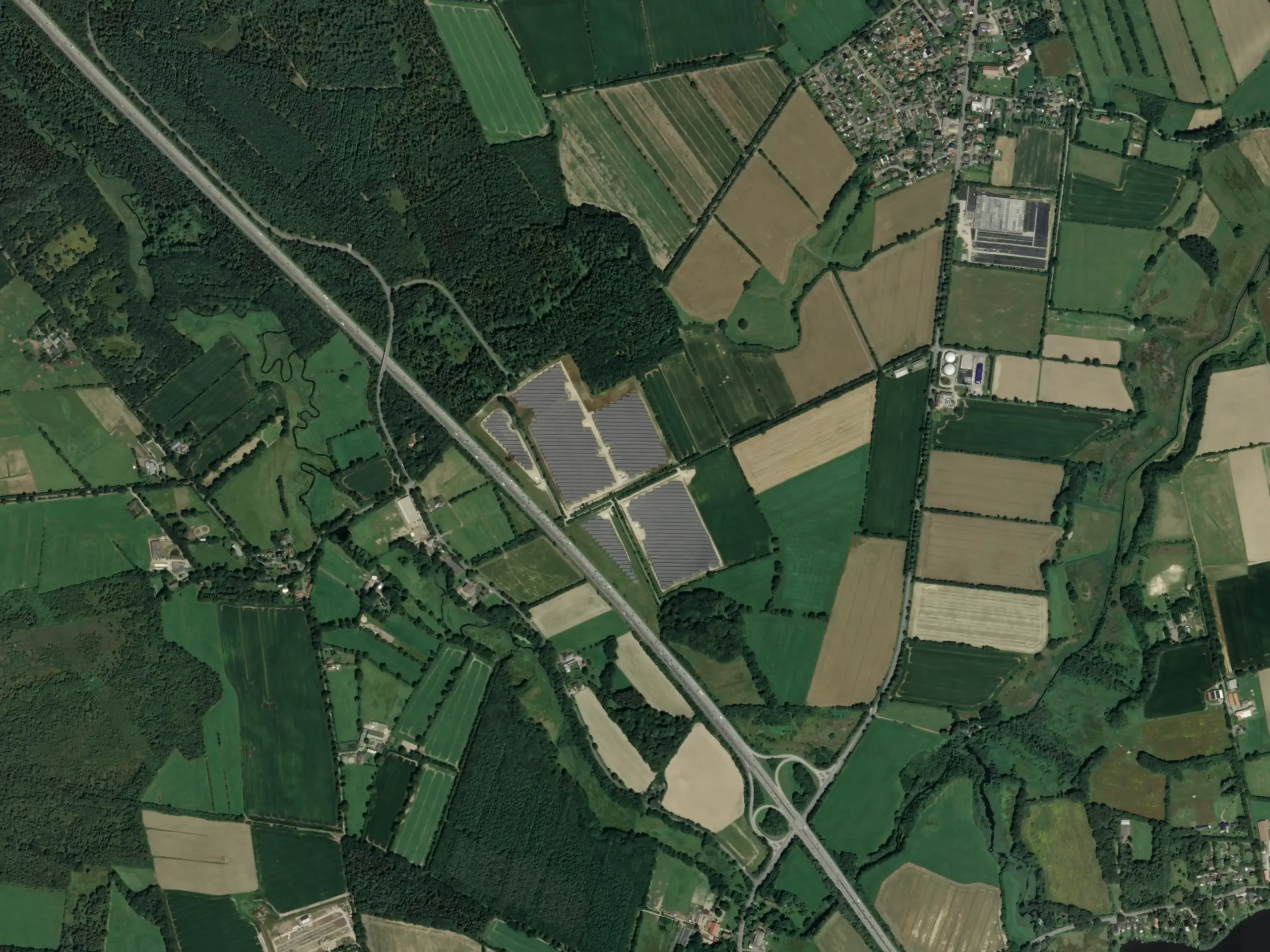 ArcGIS-Satellitenfoto der Photovoltaik-Freilandanlage